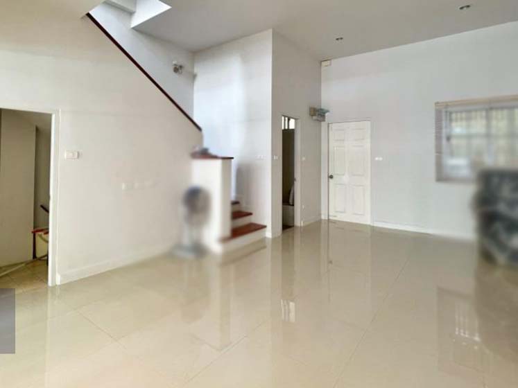 Townhouse in Rama 9 